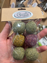 Load image into Gallery viewer, Grass Balls 6pk
